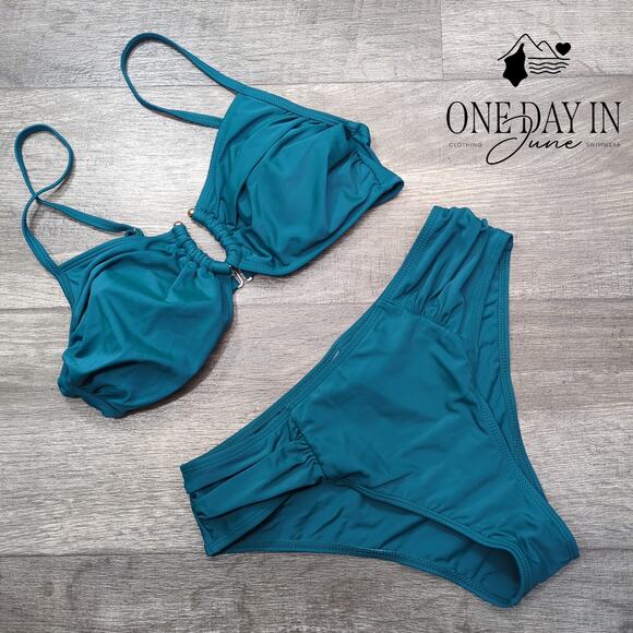 CharmLeaks Ruched Bottom Bikini Swimsuit Size M - Picture 2 of 5